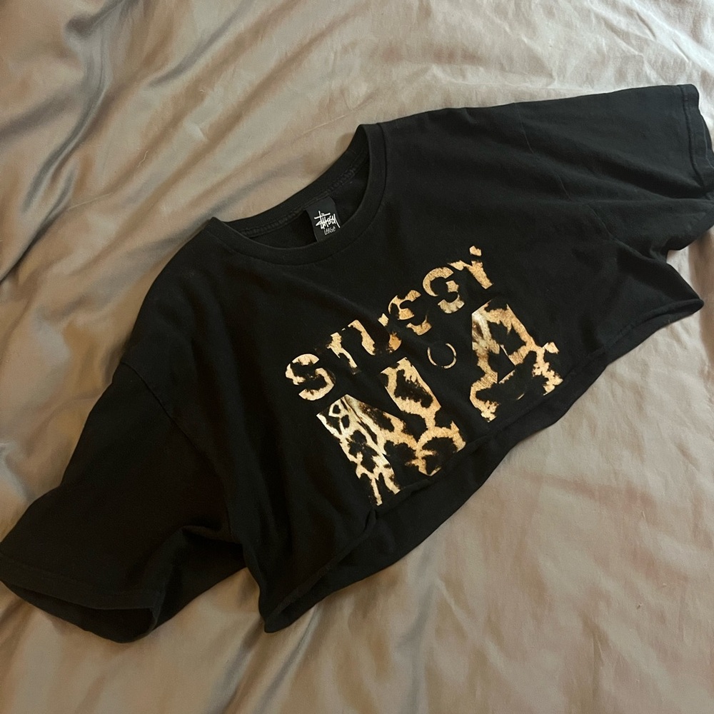 STUSSY Cropped Oversized Graphic Tee